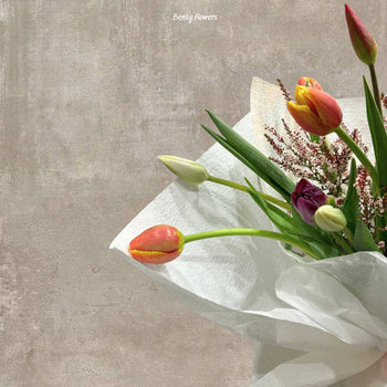 Flower subscription delivery service in Melbourne – fresh flowers delivered monthly.